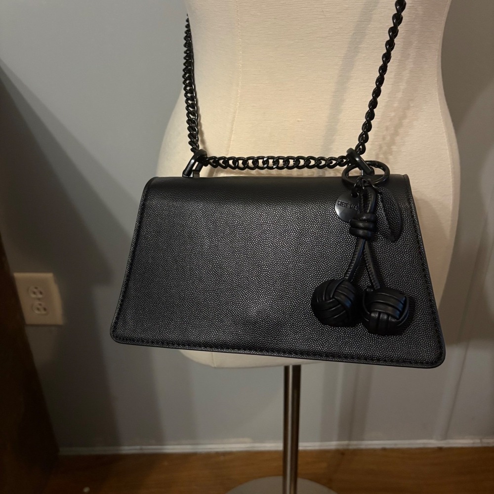 NWT Steve Madden Black Chain Crossbody Shoulder Bag Knotted Cherry‎ Keychain